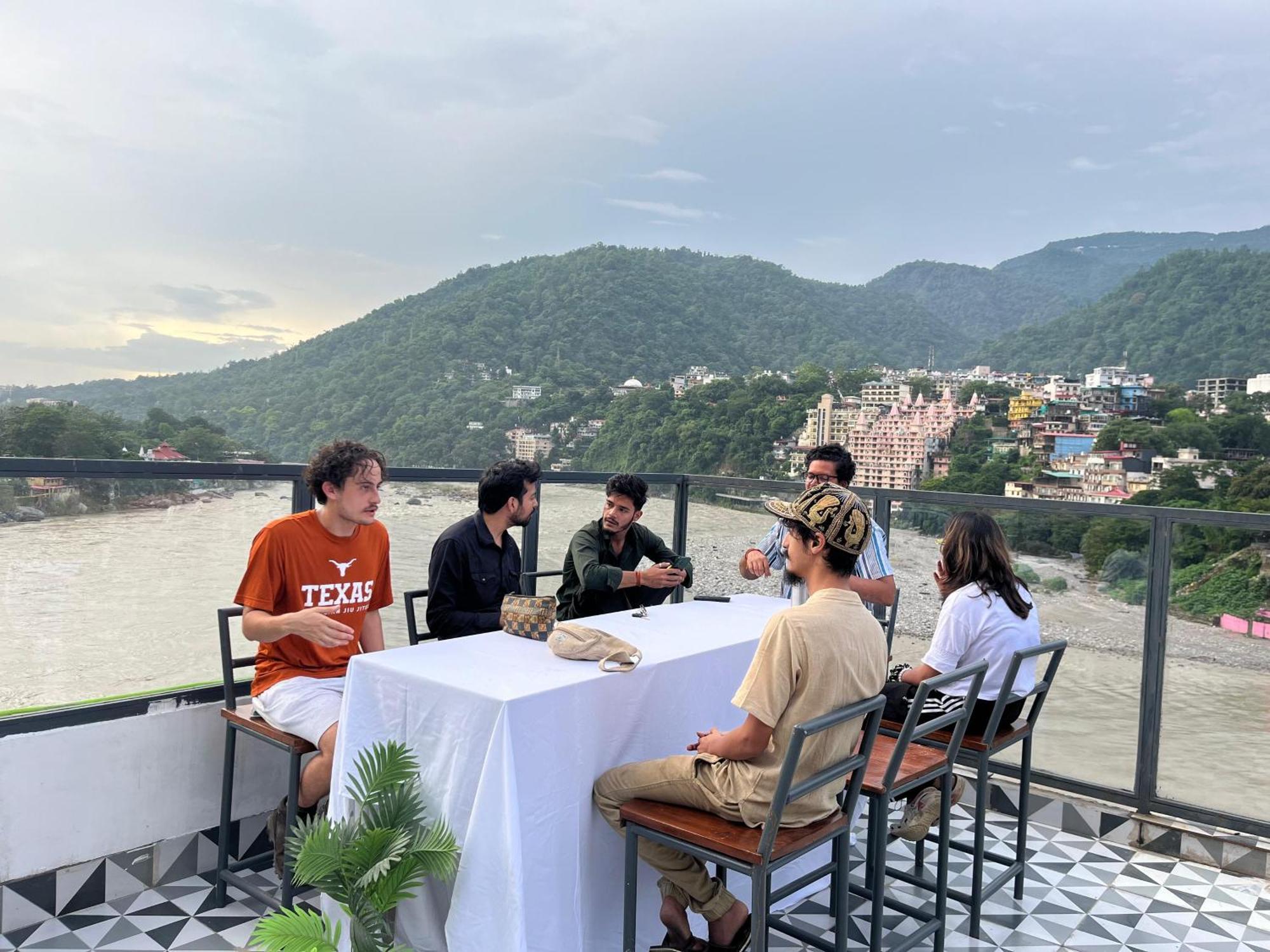 Joey'S By The Ganges Hostel Rishīkesh Exterior foto