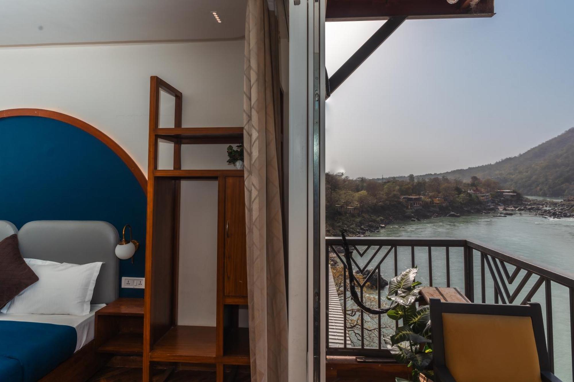 Joey'S By The Ganges Hostel Rishīkesh Exterior foto