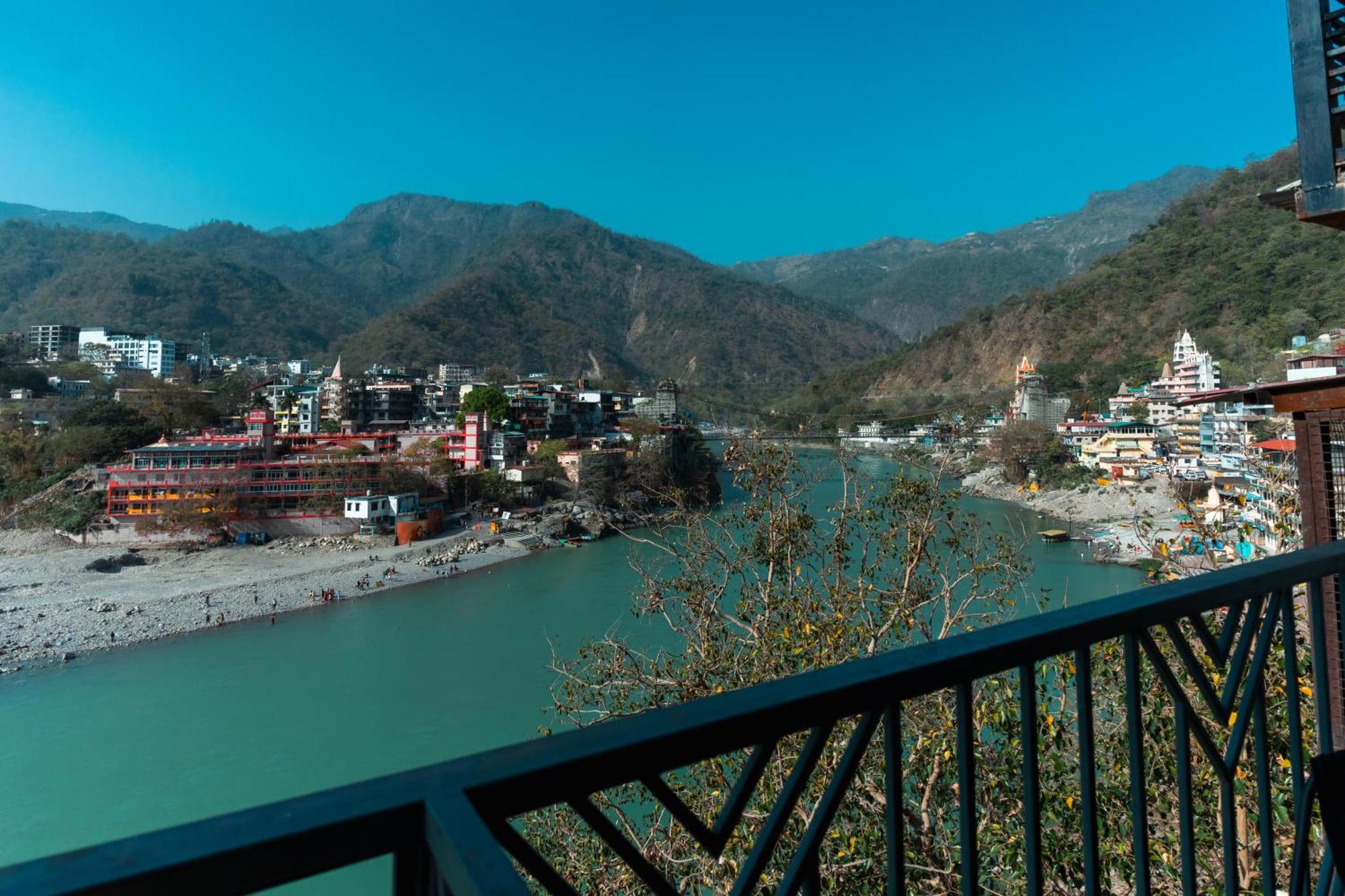 Joey'S By The Ganges Hostel Rishīkesh Exterior foto